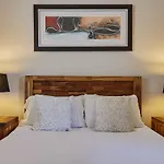 Host & Stay - Harbour View Apartment